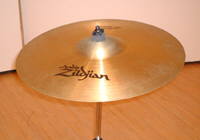 Zildjan 18"　MEDIUM THIN　SUSPENDED